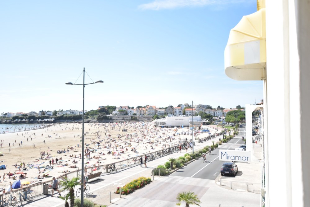 91F66D08-57BA-4C80-991E-5395BA32AA62